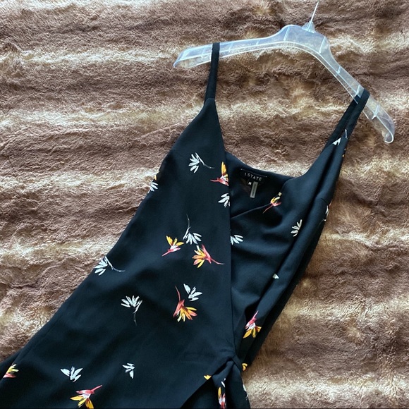 Floral wraparound dress - Picture 1 of 4